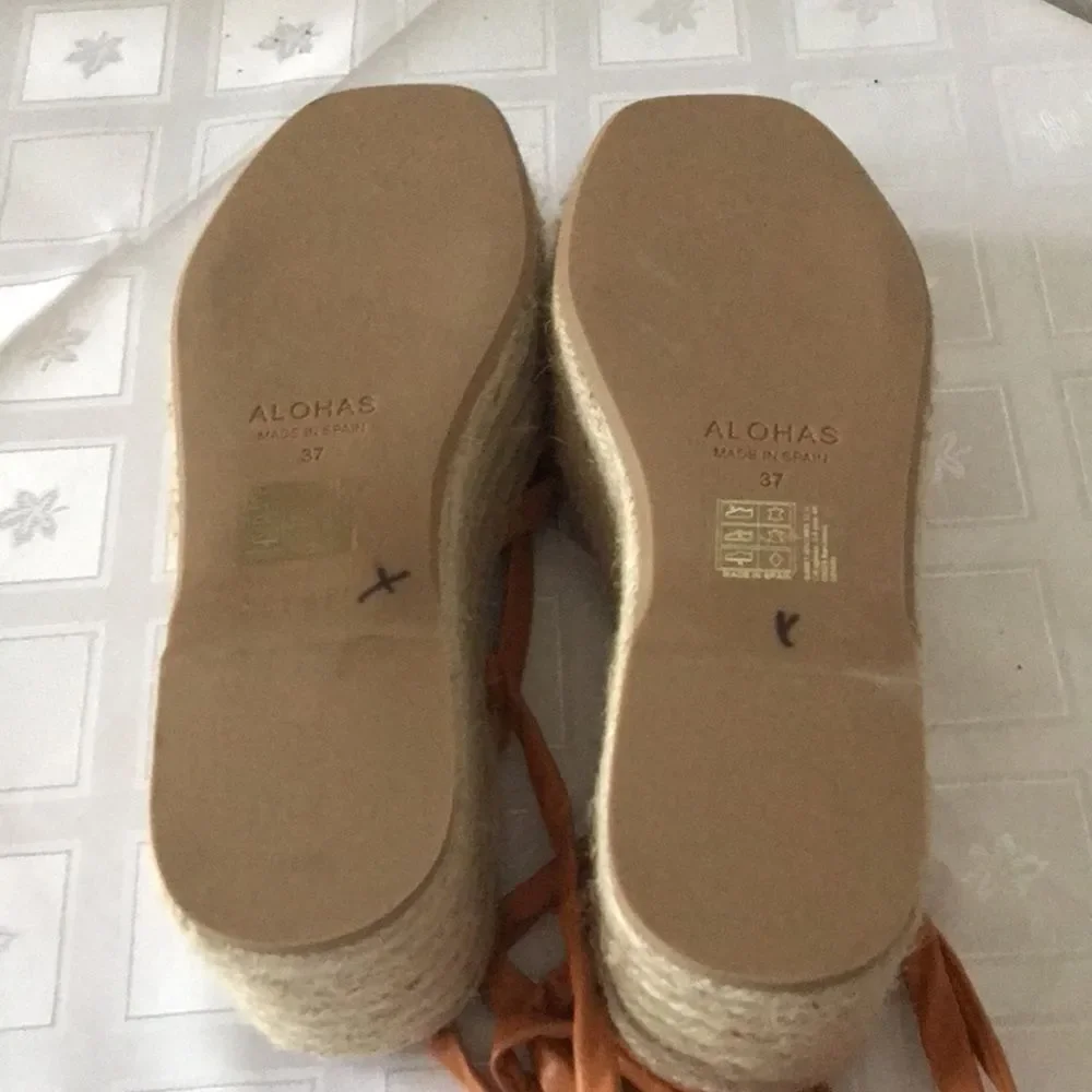 Anthropologie x Alohas Paw Paw Sprits Platform  Sandals size 37